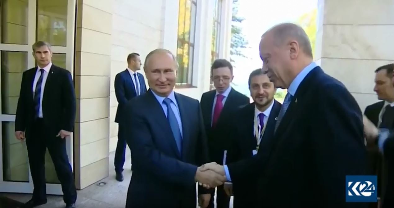 Tirkiye ji xalên rêkeftinê neraziye û gefa êrişên nû dike